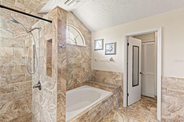 2739 HORSESHOE DRIVE, Plant City, FL 33566