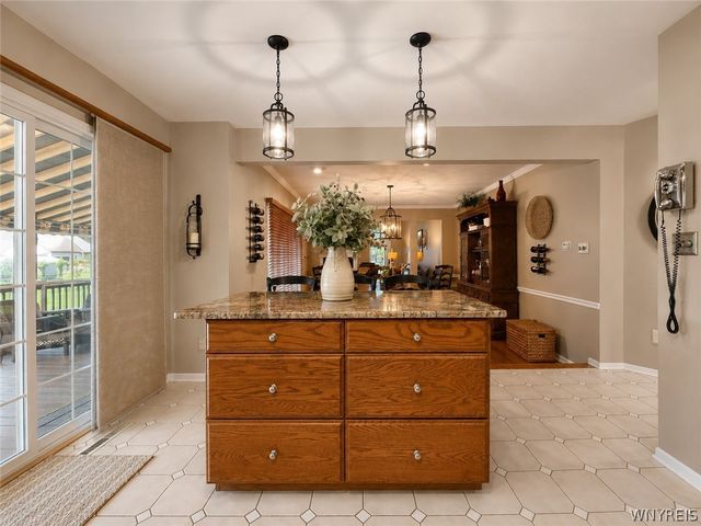 16 Woodstream Circle, Grand Island, NY 14072