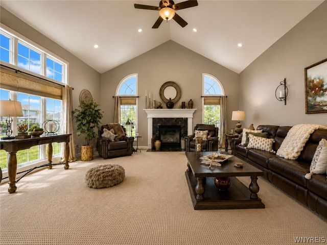 16 Woodstream Circle, Grand Island, NY 14072