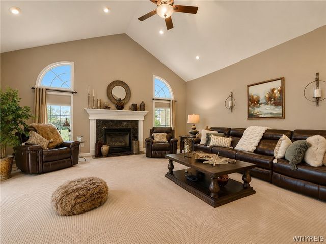16 Woodstream Circle, Grand Island, NY 14072