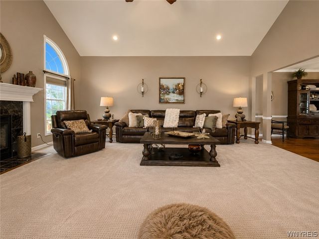 16 Woodstream Circle, Grand Island, NY 14072