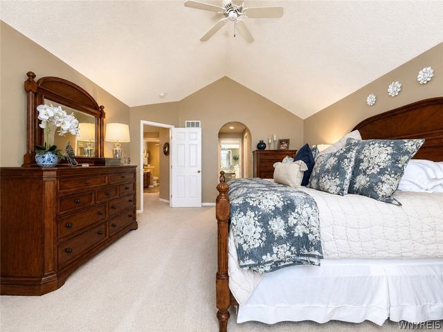 16 Woodstream Circle, Grand Island, NY 14072