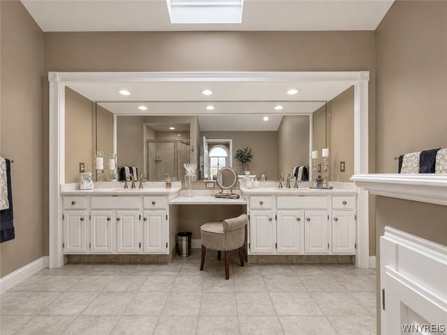 16 Woodstream Circle, Grand Island, NY 14072