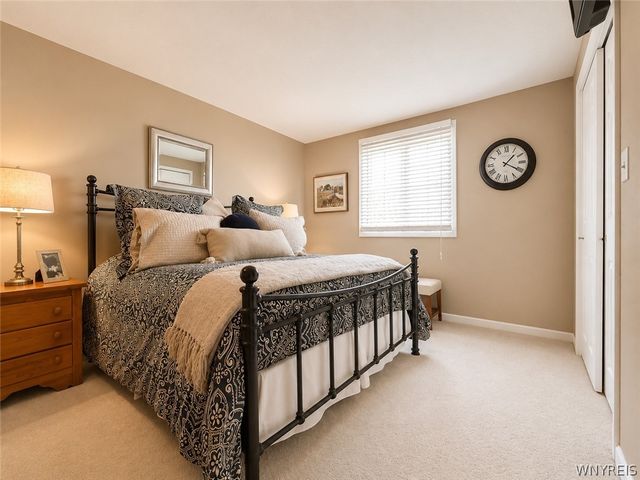 16 Woodstream Circle, Grand Island, NY 14072