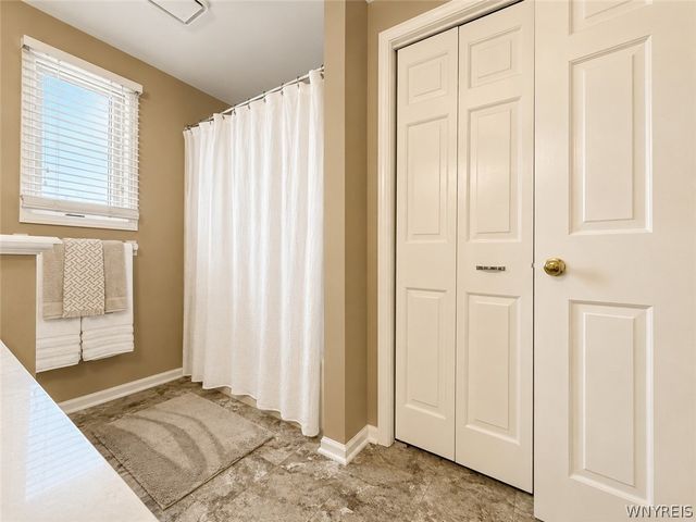 16 Woodstream Circle, Grand Island, NY 14072