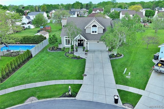 16 Woodstream Circle, Grand Island, NY 14072