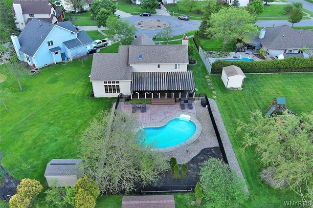 16 Woodstream Circle, Grand Island, NY 14072