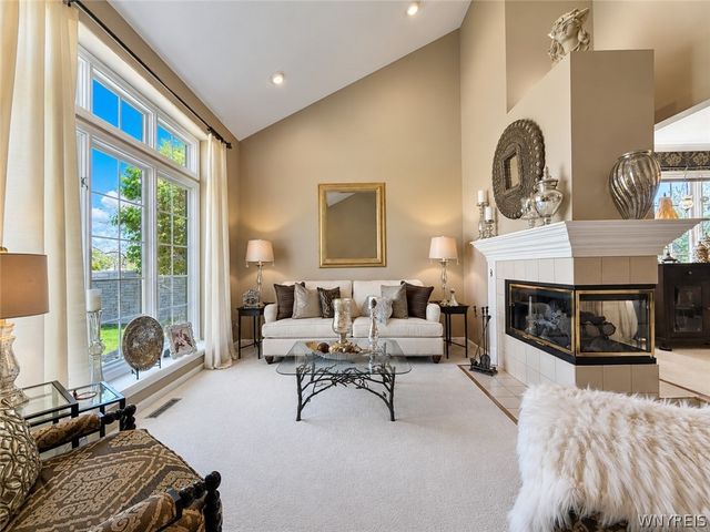 16 Woodstream Circle, Grand Island, NY 14072