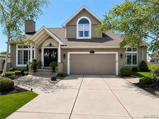 16 Woodstream Circle, Grand Island, NY 14072