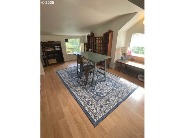 239 D St, Springfield, OR 97477