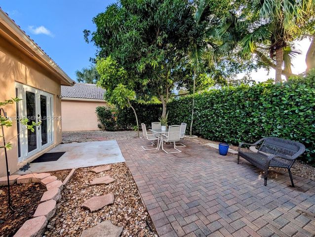 4153 Sapphire Ter, Weston, FL 33331