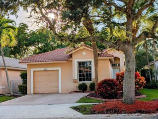 4153 Sapphire Ter, Weston, FL 33331
