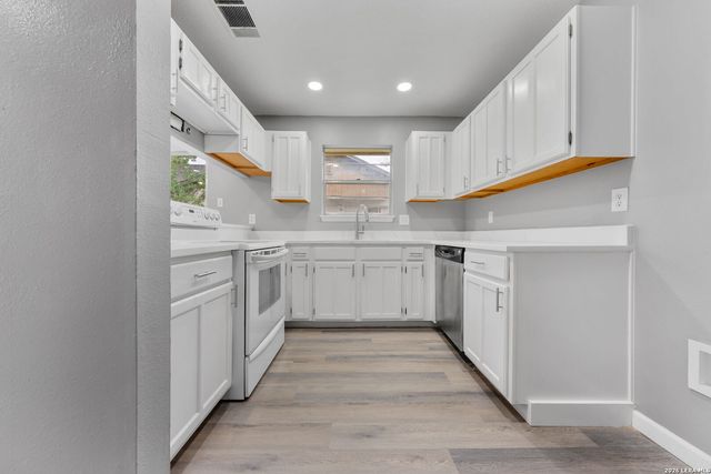 6411 ROYALTY PT, Leon Valley, TX 78238