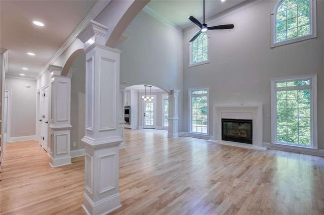 1076 Devine Circle, Brookhaven, GA 30319