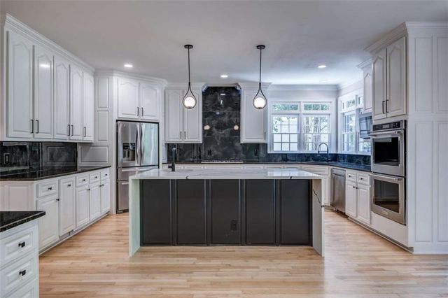 1076 Devine Circle, Brookhaven, GA 30319