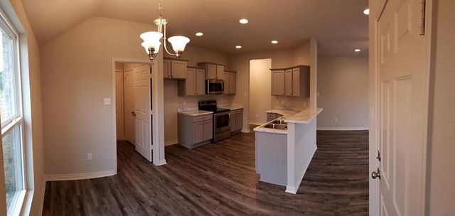 603 W Fitchberg Street, Siloam Springs, AR 72761