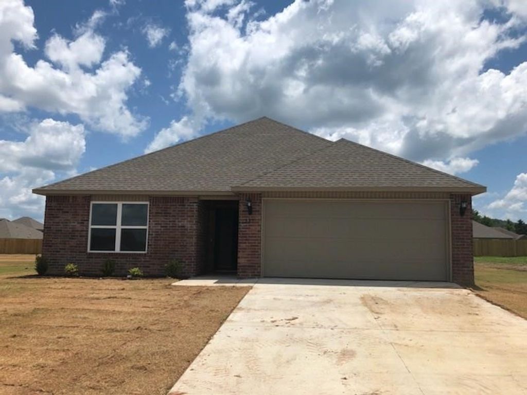 603 W Fitchberg Street, Siloam Springs, AR 72761