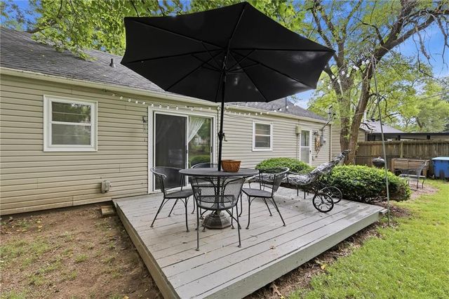 2800 W 78th Street, Prairie Village, KS 66208