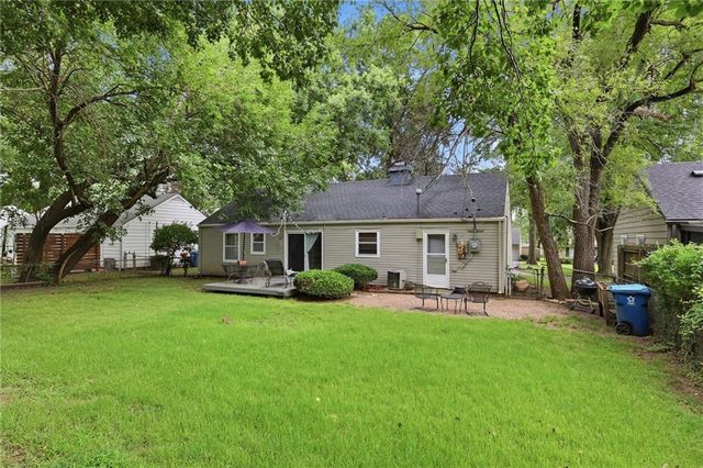 2800 W 78th Street, Prairie Village, KS 66208