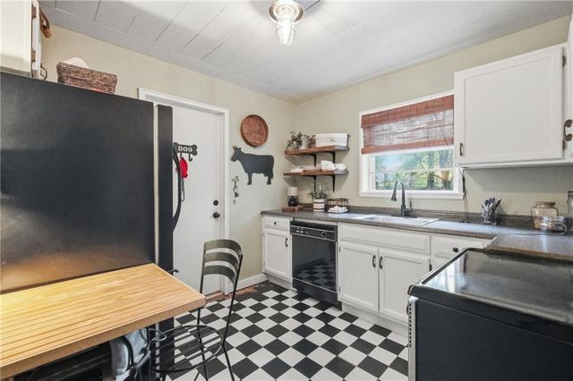 2800 W 78th Street, Prairie Village, KS 66208