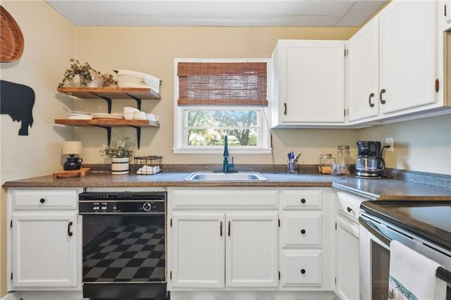 2800 W 78th Street, Prairie Village, KS 66208