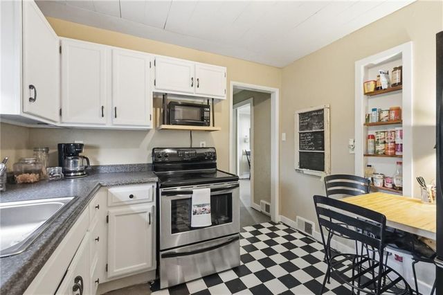 2800 W 78th Street, Prairie Village, KS 66208
