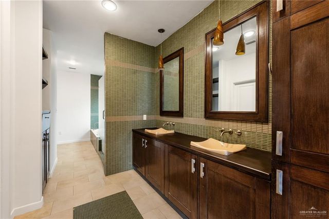 3101 Academy Avenue, Edinburg, TX 78541