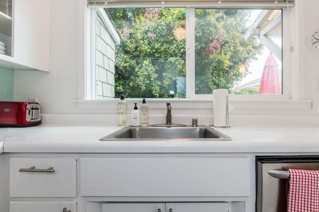 216 Cypress Avenue, Santa Cruz, CA 95062