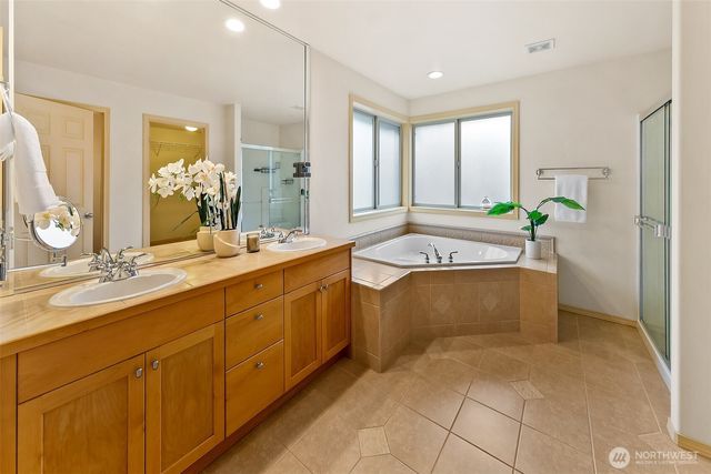 35638 8th Avenue SW, Federal Way, WA 98023