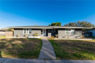 472 Coral Pl, Corpus Christi, TX 78411