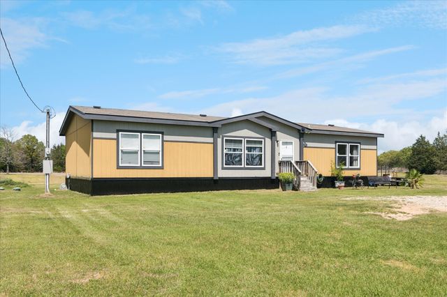 8352 County Road 2404, Tool, TX 75143