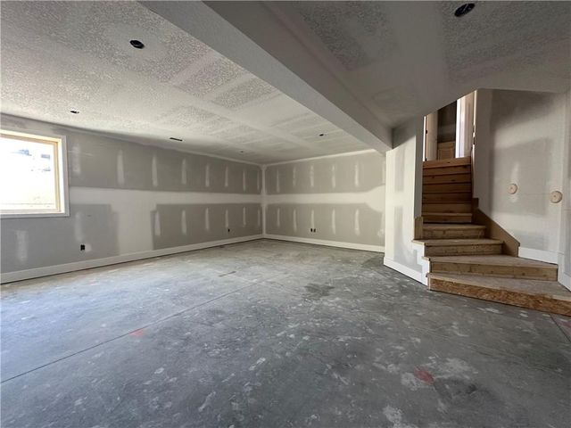 7040 NW Yulich Court, Parkville, MO 64152