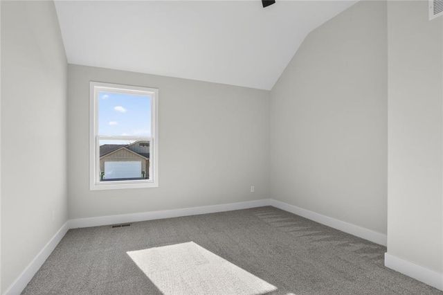 7040 NW Yulich Court, Parkville, MO 64152