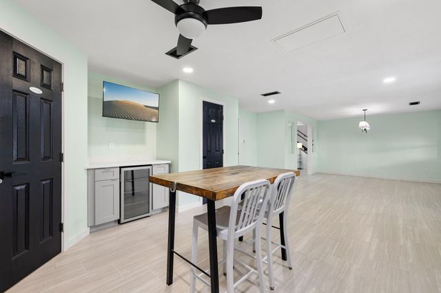 222 W Vaughn Lane, Deer Park, TX 77536
