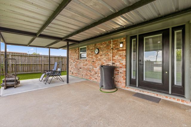 222 W Vaughn Lane, Deer Park, TX 77536