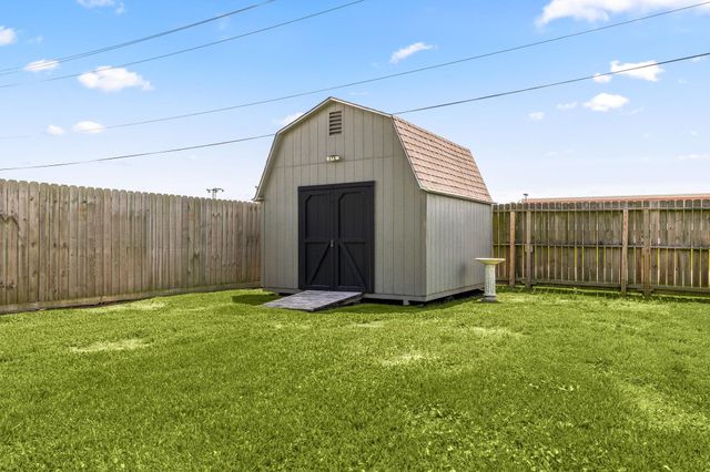 222 W Vaughn Lane, Deer Park, TX 77536