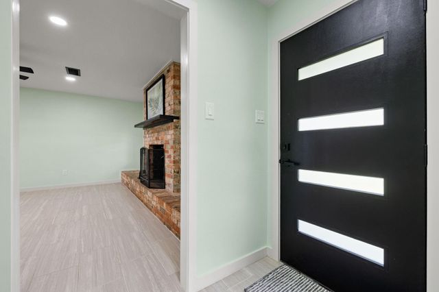 222 W Vaughn Lane, Deer Park, TX 77536