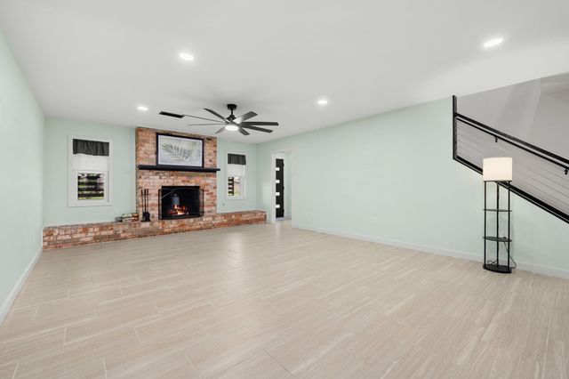 222 W Vaughn Lane, Deer Park, TX 77536