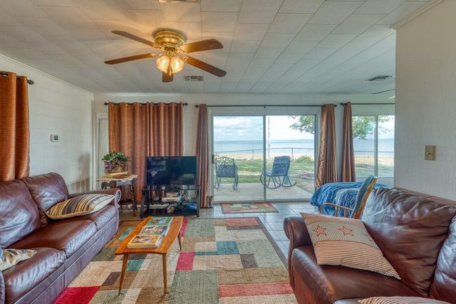 106 Chuckwagon, Burnet, TX 78611