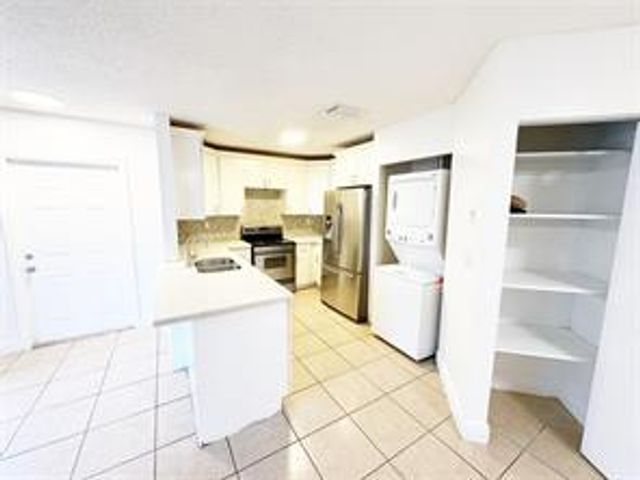 1136 NW 5th Court, Fort Lauderdale, FL 33311