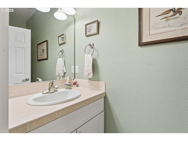 25545 KATHERINE Ct, West Linn, OR 97068