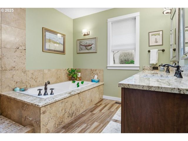 25545 KATHERINE Ct, West Linn, OR 97068