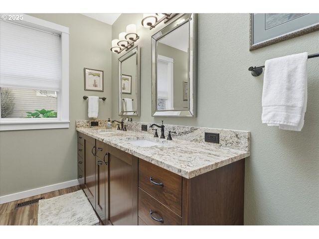 25545 KATHERINE Ct, West Linn, OR 97068