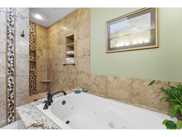 25545 KATHERINE Ct, West Linn, OR 97068