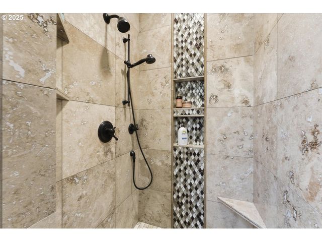 25545 KATHERINE Ct, West Linn, OR 97068