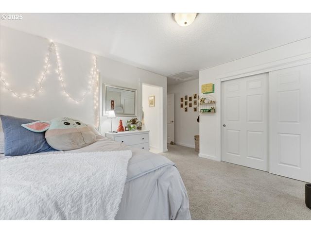 25545 KATHERINE Ct, West Linn, OR 97068