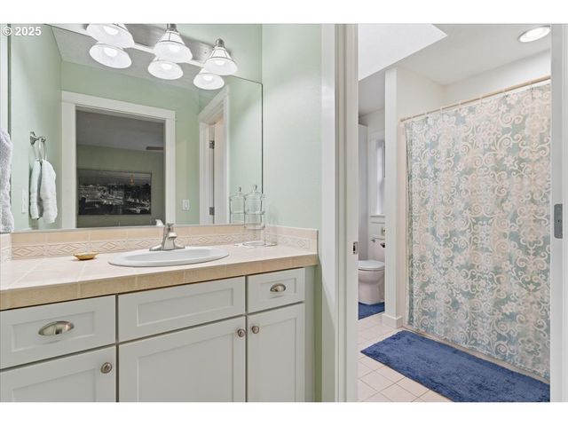 25545 KATHERINE Ct, West Linn, OR 97068