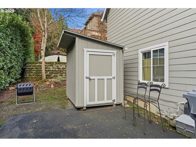 25545 KATHERINE Ct, West Linn, OR 97068