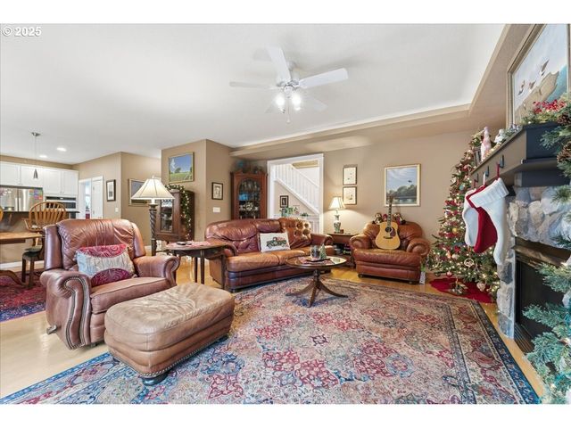 25545 KATHERINE Ct, West Linn, OR 97068