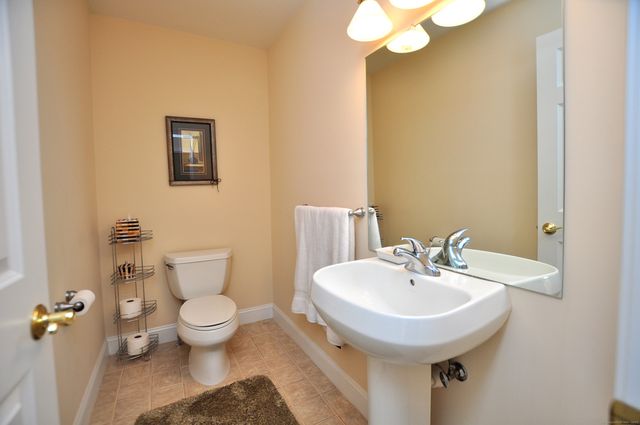 77 Hunt Glen Drive 77, Granby, CT 06035